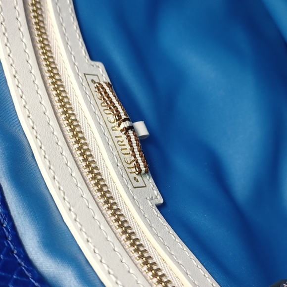 Henri Bendel Debutante Snake Clutch/ Crossbody NWT - Picture 7 of 14